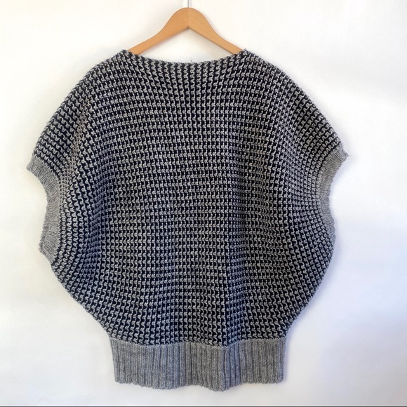 Le Lis Jackets & Blazers - Le Lis Gray White Chunky Knit Sweater Vest